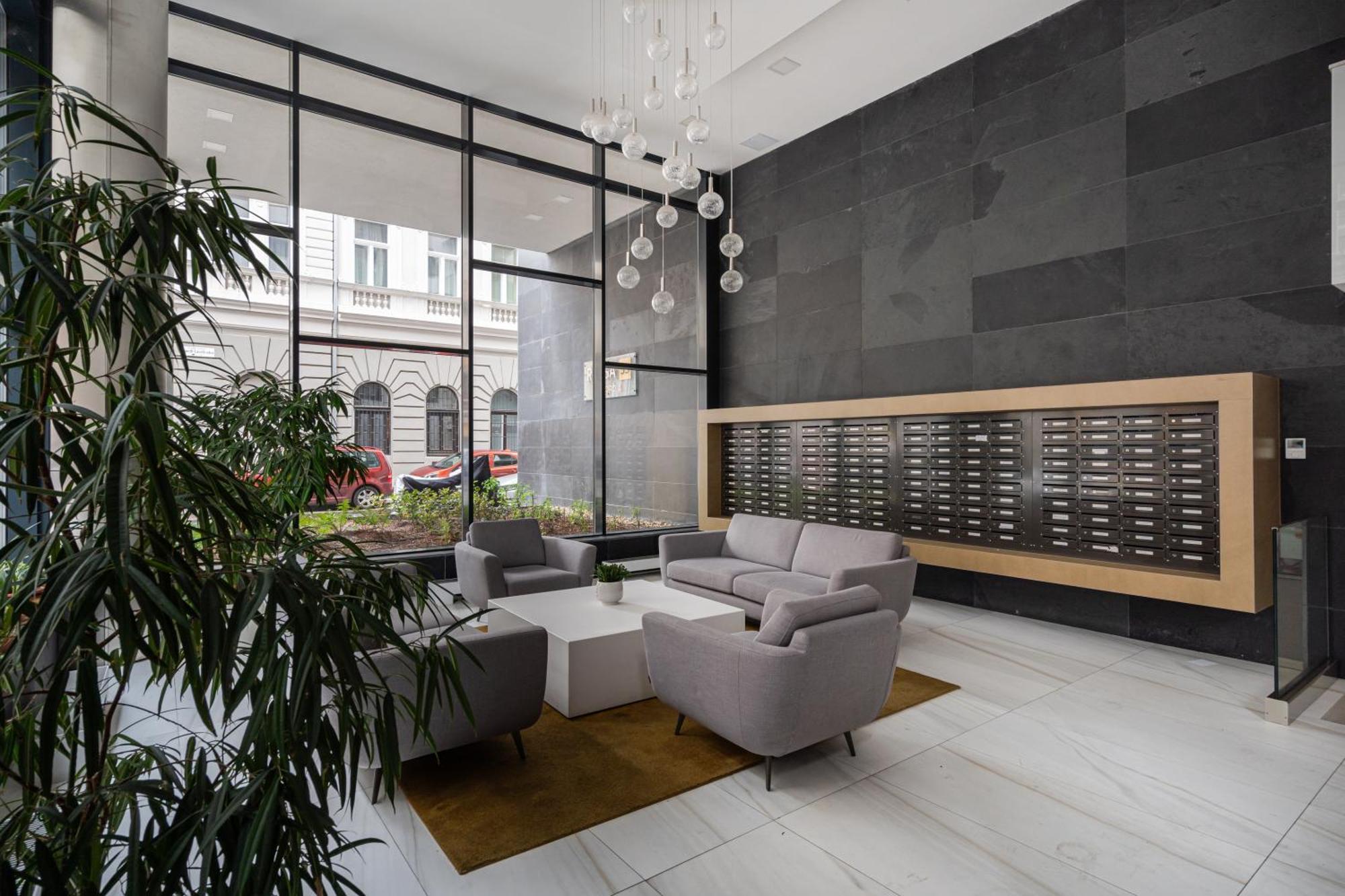 Blooming Budapest Apartment With Free Underground Parking Экстерьер фото